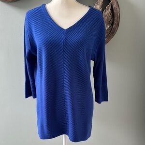 Neiman Marcus Blue V-Neck Sweater with 3/4 Sleeves. Size L